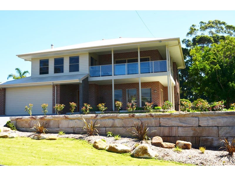 30 Laird Dr, Avoca Beach NSW 2251
