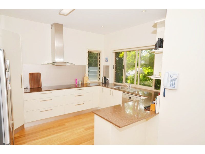 30 Laird Dr, Avoca Beach NSW 2251