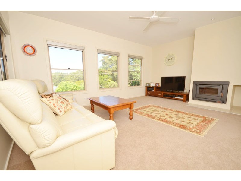 30 Laird Dr, Avoca Beach NSW 2251