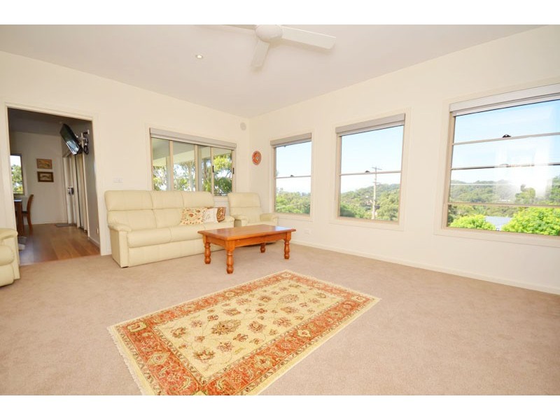 30 Laird Dr, Avoca Beach NSW 2251