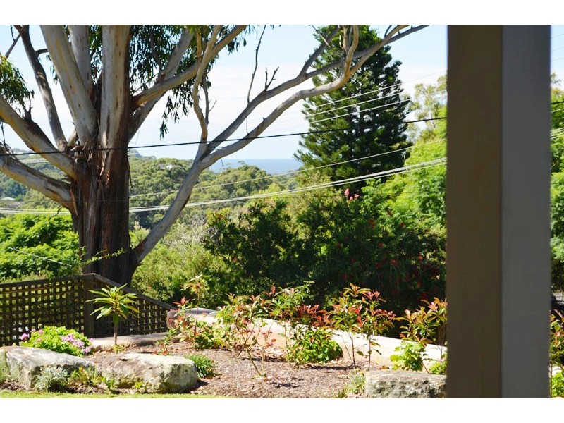30 Laird Dr, Avoca Beach NSW 2251