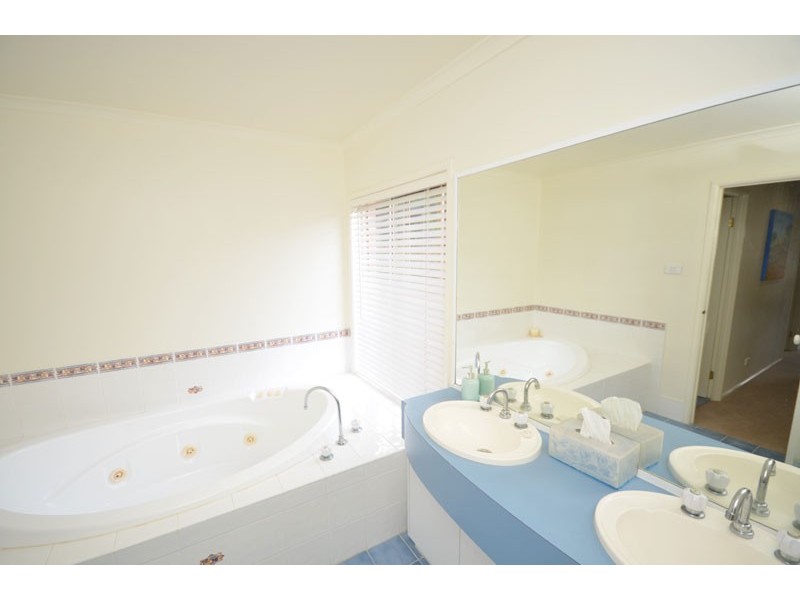 102a The Round Drive, Avoca Beach NSW 2251