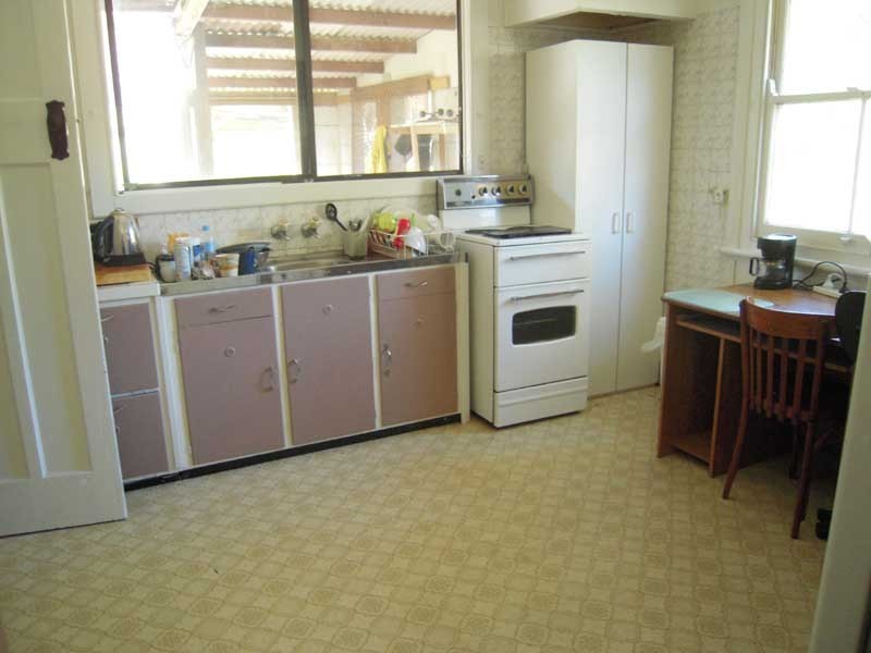 100 The Round Drive, Avoca Beach NSW 2251