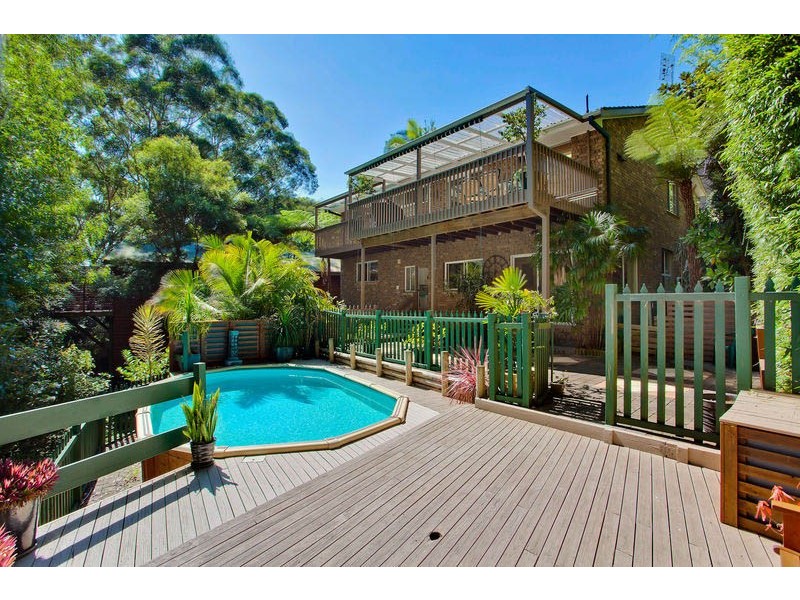 4 Cabbage Tree Ave, Avoca Beach NSW 2251