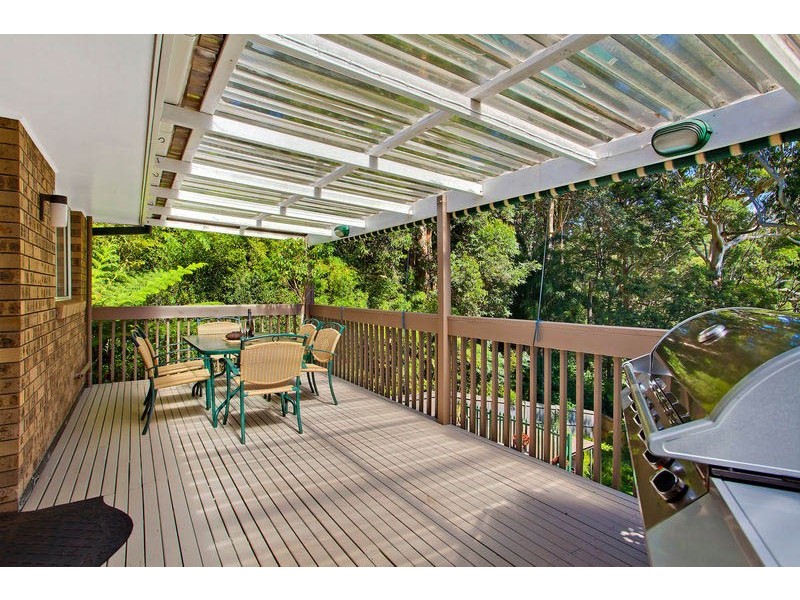 4 Cabbage Tree Ave, Avoca Beach NSW 2251