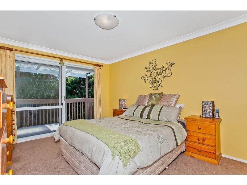 4 Cabbage Tree Ave, Avoca Beach NSW 2251