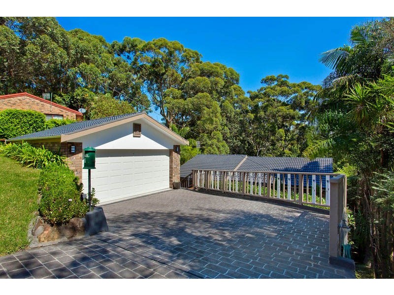 4 Cabbage Tree Ave, Avoca Beach NSW 2251