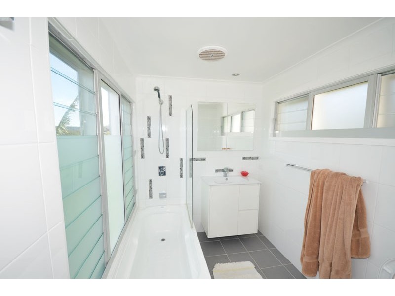 122 Copacabana Drive, Copacabana NSW 2251