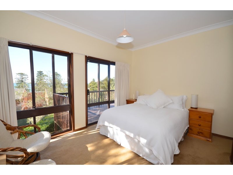 4 Austral Avenue, Avoca Beach NSW 2251