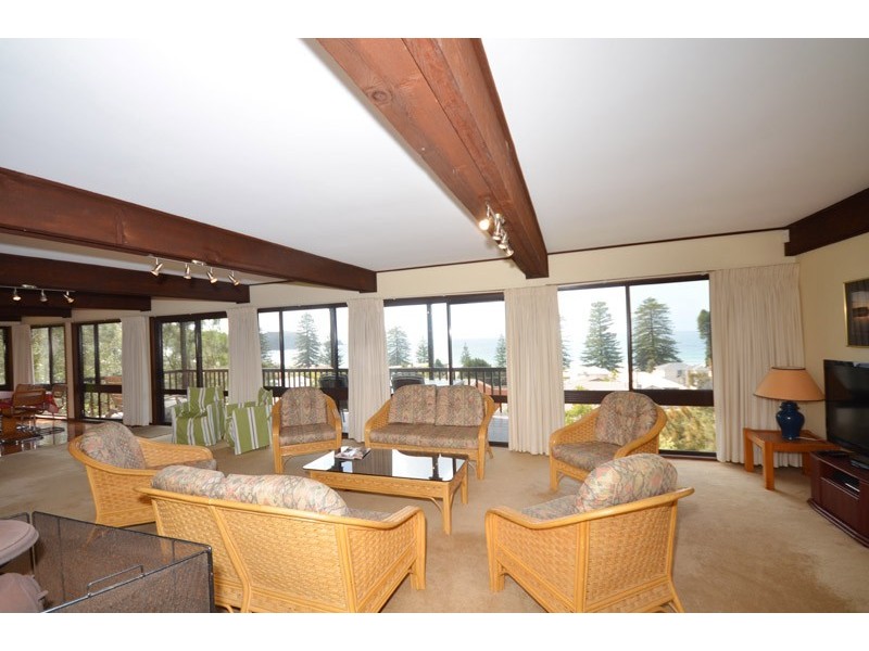 4 Austral Avenue, Avoca Beach NSW 2251