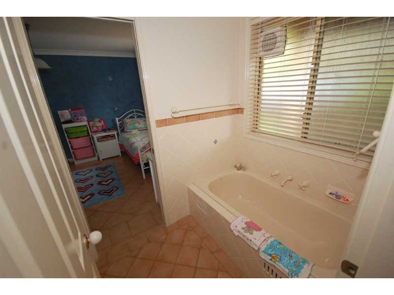 35 Hillside Rd, Avoca Beach NSW 2251