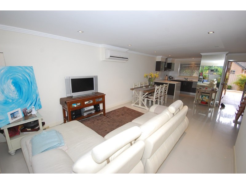 2/201 The Round Drive, Avoca Beach NSW 2251
