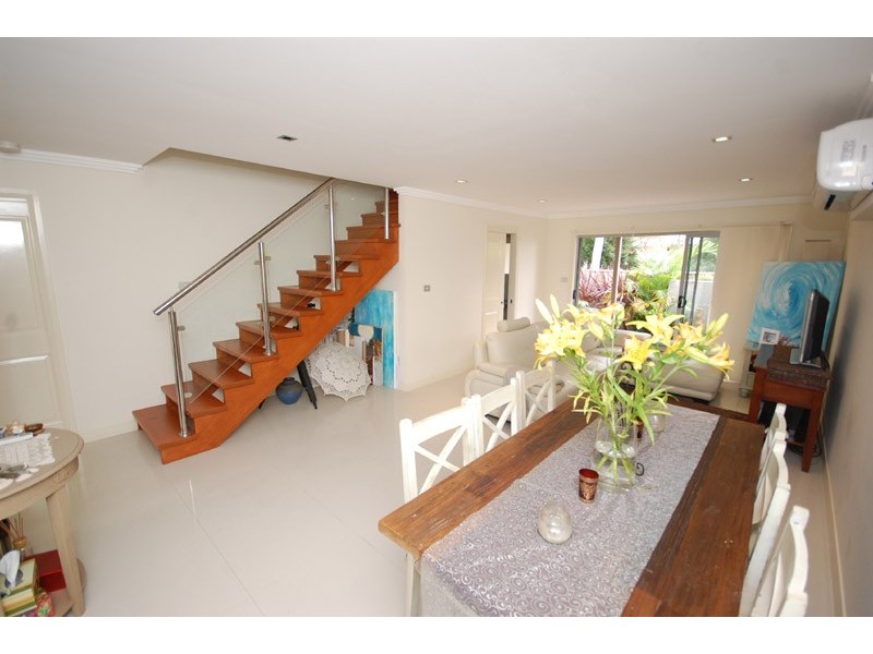 2/201 The Round Drive, Avoca Beach NSW 2251
