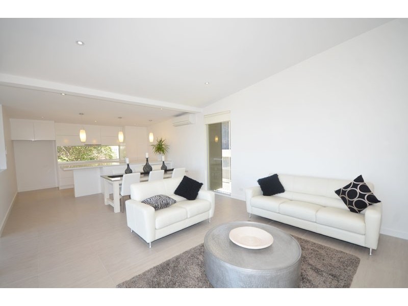 2/106 Avoca Drive, Avoca Beach NSW 2251