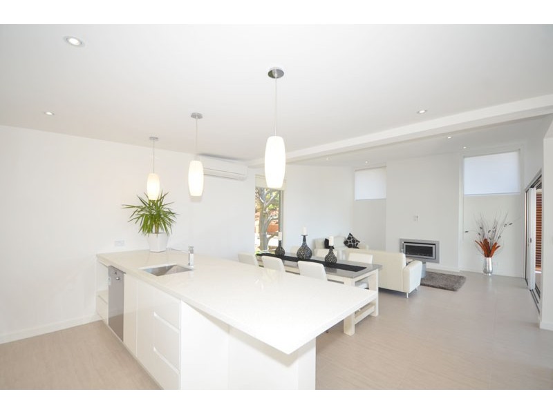 2/106 Avoca Drive, Avoca Beach NSW 2251