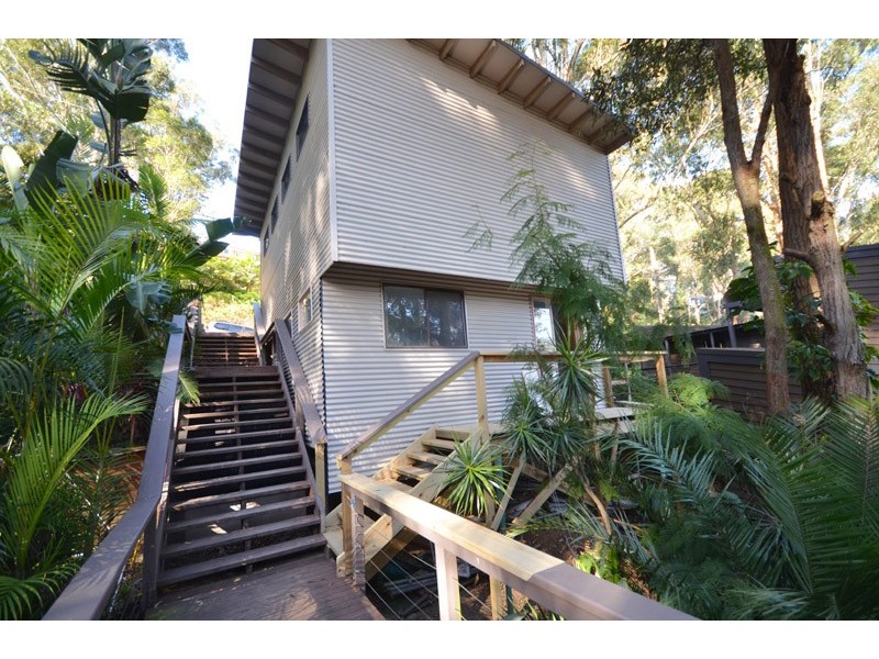 9 Francis Road, North Avoca NSW 2260