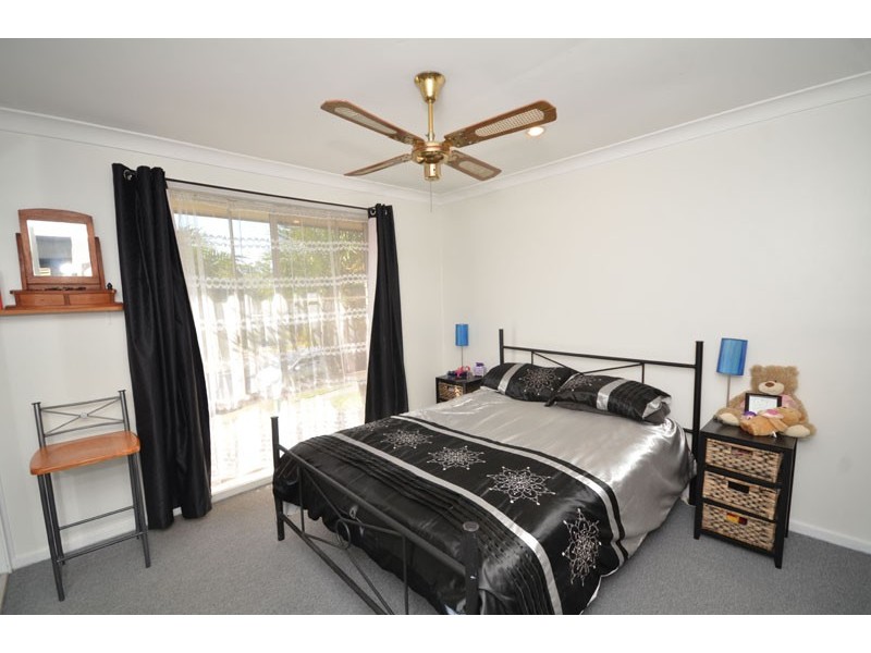 13 Cameron Cres, Kincumber NSW 2251
