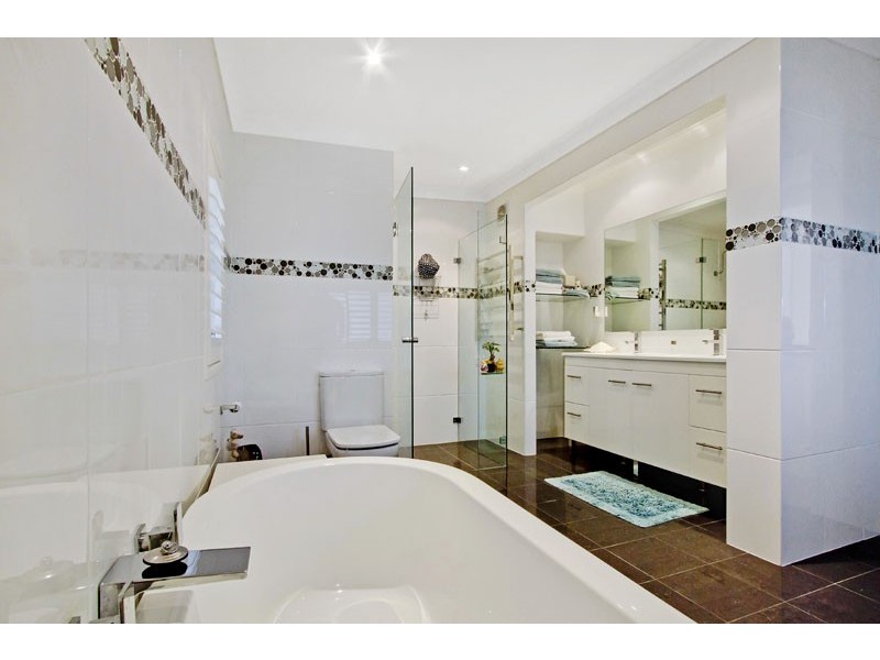 38 Fairscene Crescent, Avoca Beach NSW 2251