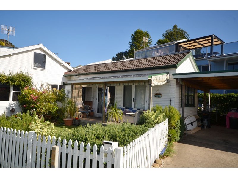 3/2 Ficus Avenue, Avoca Beach NSW 2251