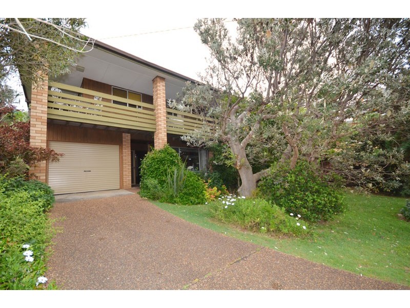 8 Segura Street, Copacabana NSW 2251