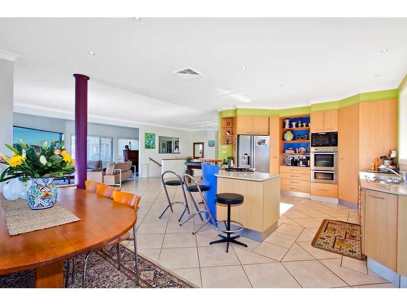 10 Helen Drive, Copacabana NSW 2251