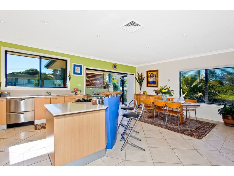 10 Helen Drive, Copacabana NSW 2251