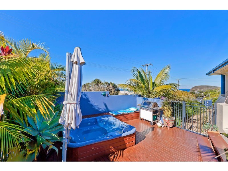 10 Helen Drive, Copacabana NSW 2251