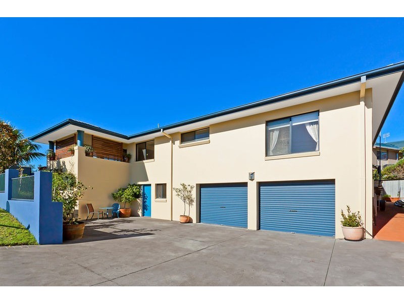 10 Helen Drive, Copacabana NSW 2251