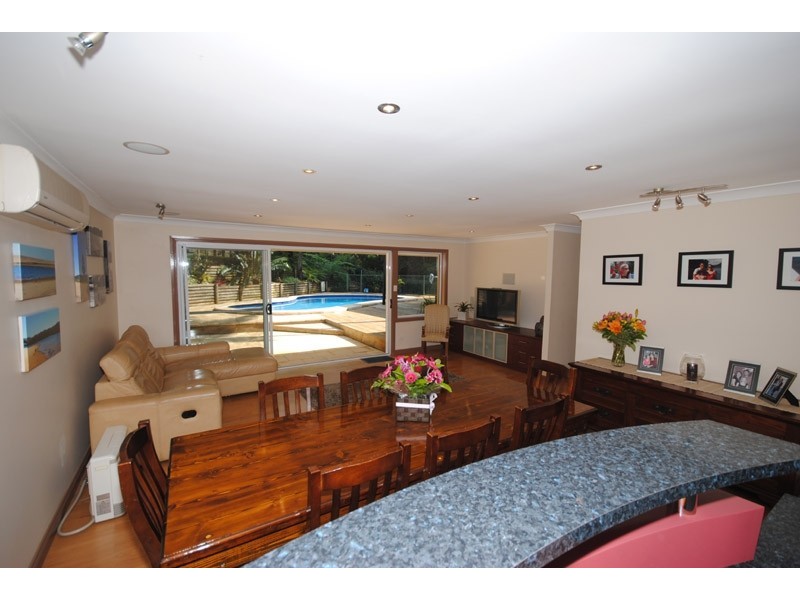 240 The Round Drive, Avoca Beach NSW 2251