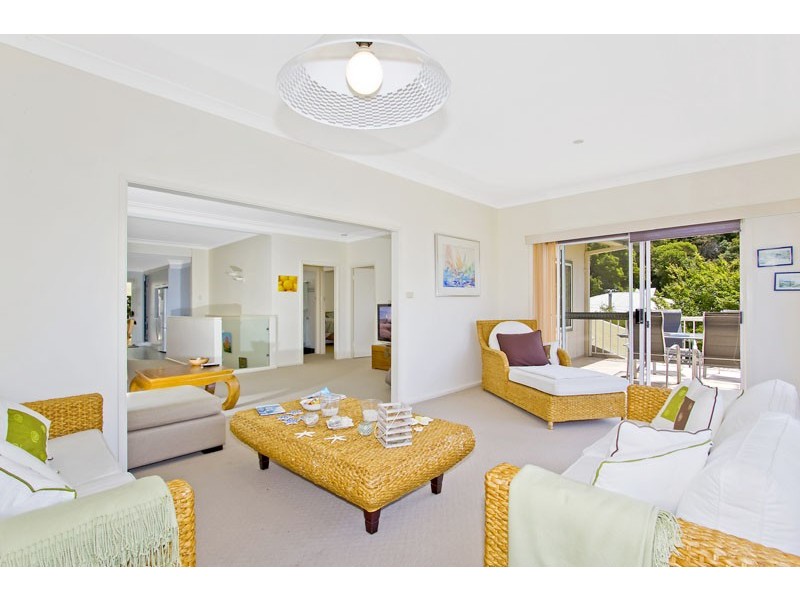 72a Avoca Dr, Avoca Beach NSW 2251