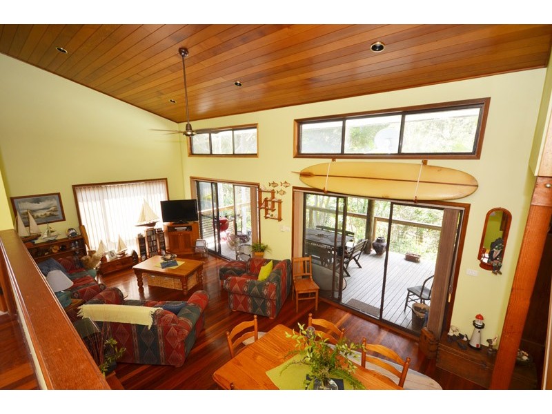 8 Laguna Avenue, Copacabana NSW 2251