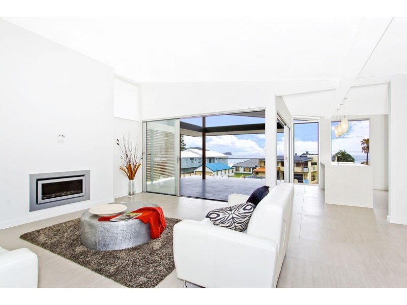 106 Avoca Drive, Avoca Beach NSW 2251