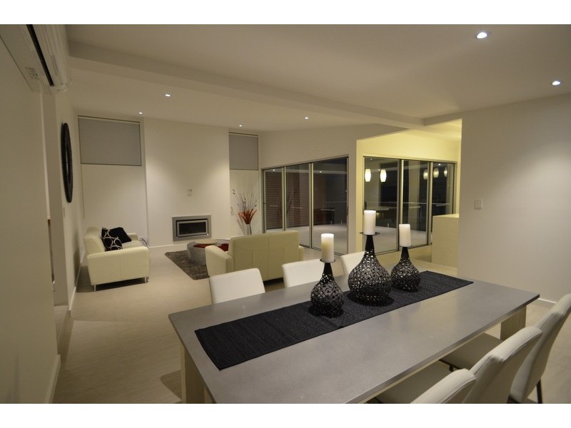 106 Avoca Drive, Avoca Beach NSW 2251