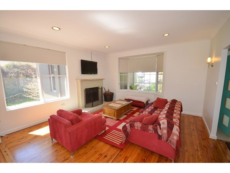 9 Segura Street, Copacabana NSW 2251
