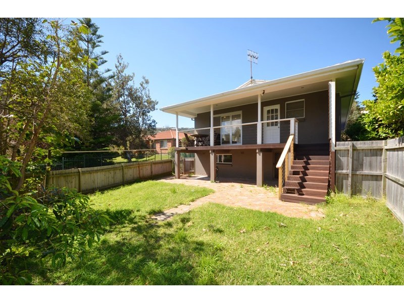 9 Segura Street, Copacabana NSW 2251