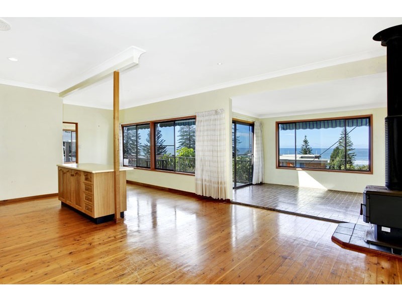 152 Avoca Dr, Avoca Beach NSW 2251