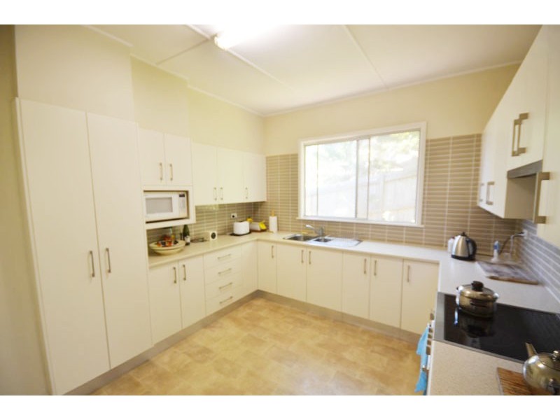 74 Avoca Dr, Avoca Beach NSW 2251