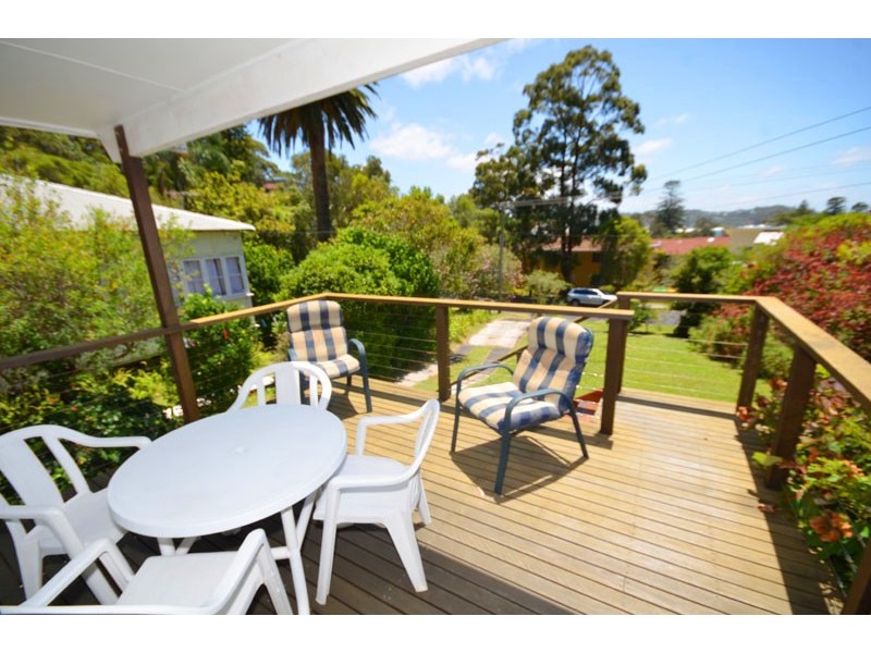 74 Avoca Dr, Avoca Beach NSW 2251