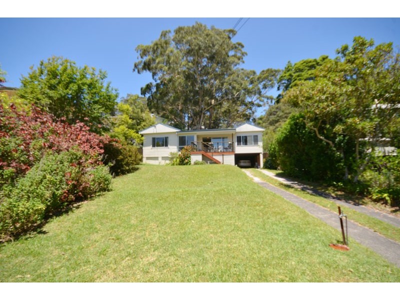 74 Avoca Dr, Avoca Beach NSW 2251