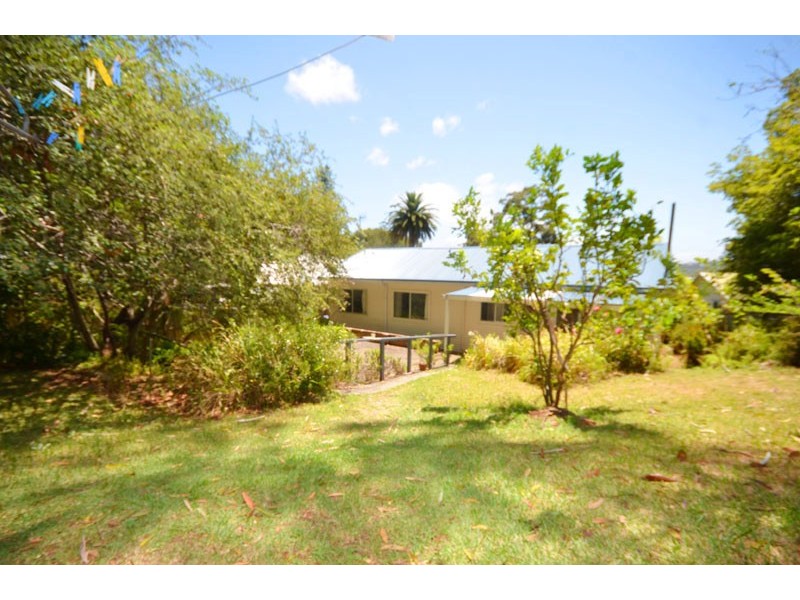 74 Avoca Dr, Avoca Beach NSW 2251