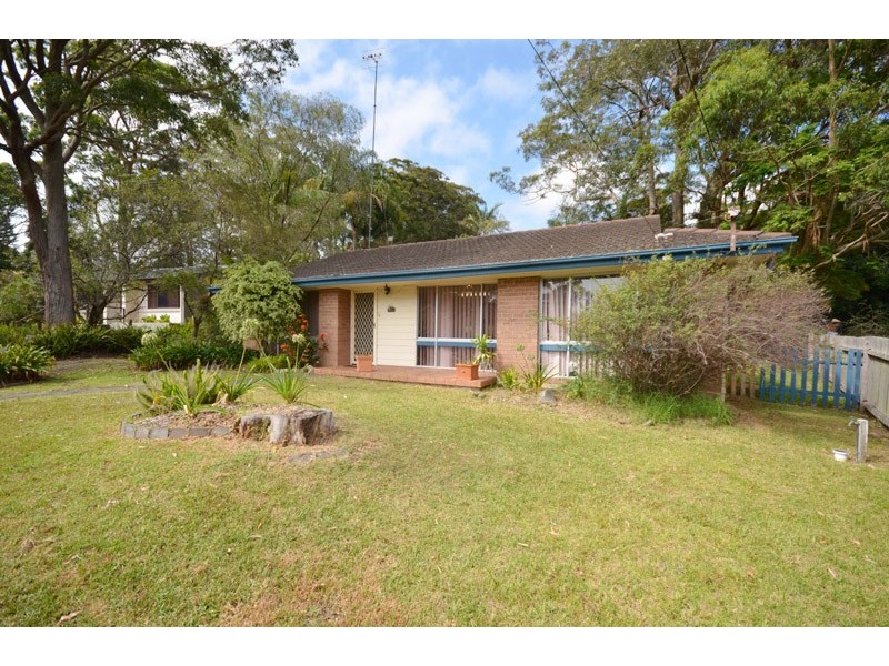 172 The Round Dr, Avoca Beach NSW 2251