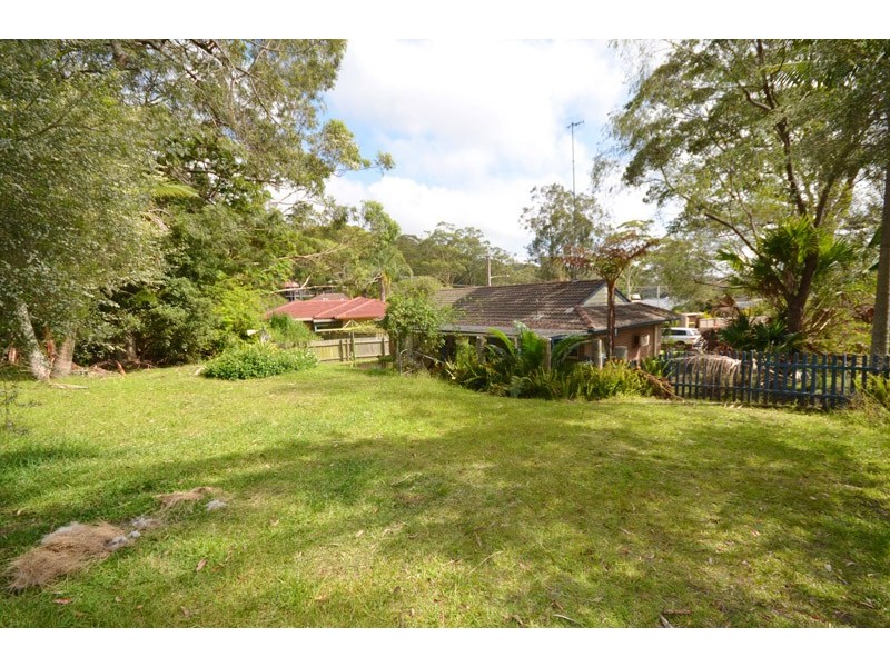 172 The Round Dr, Avoca Beach NSW 2251