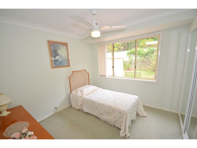 15 Merideth Pl, Green Point NSW 2251