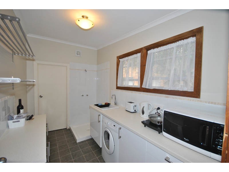 1/3 Lakeside Drive, Macmasters Beach NSW 2251