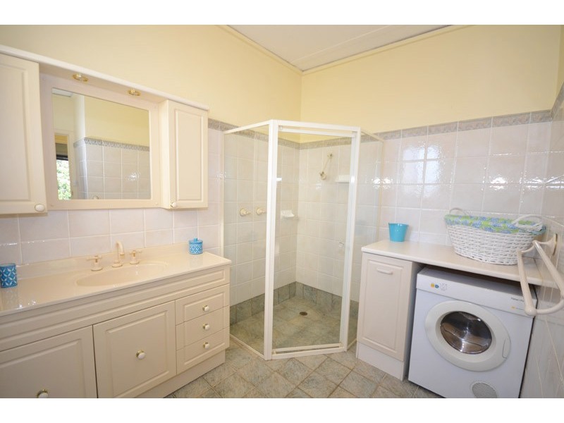 2/48 Lake Street, North Avoca NSW 2260