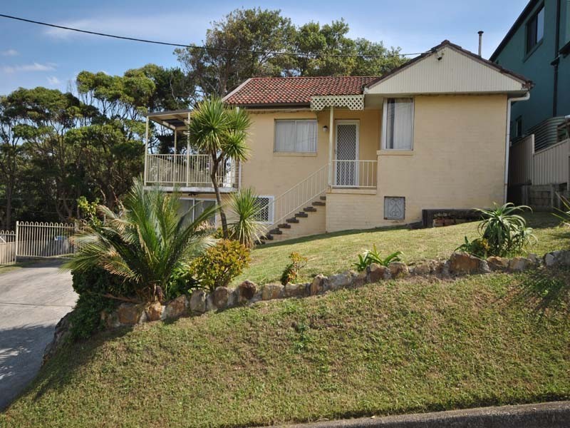 1/8 Munyana Street, Copacabana NSW 2251