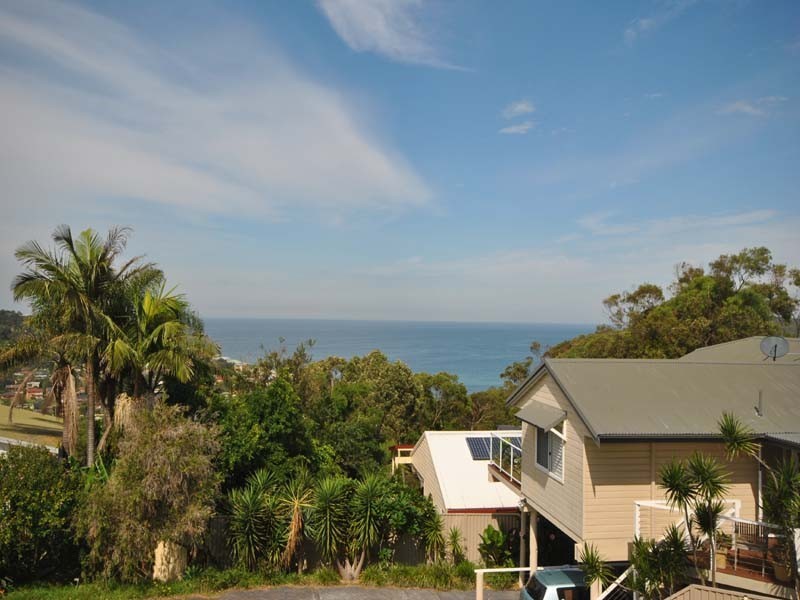 1/8 Munyana Street, Copacabana NSW 2251