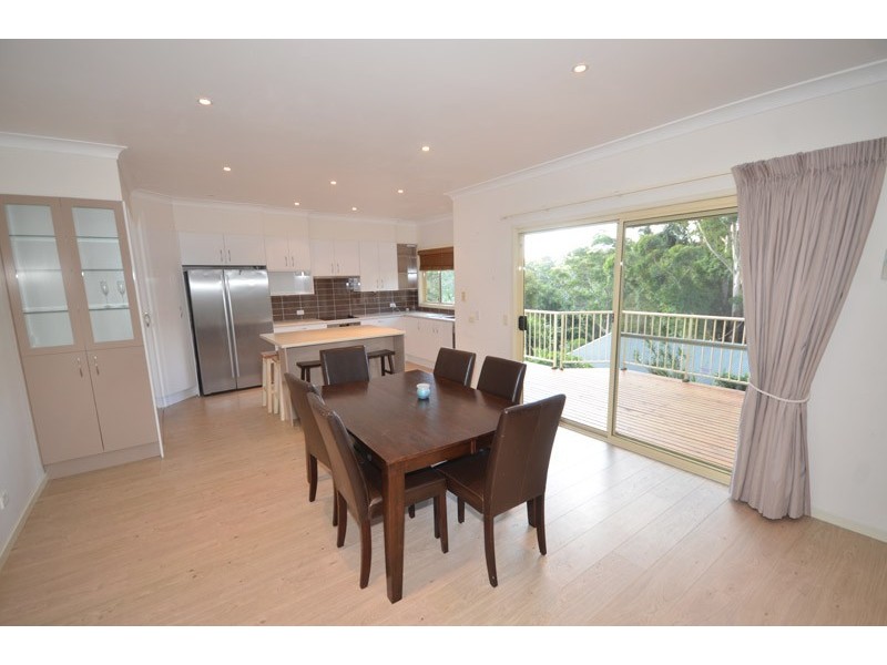 102 Ridgway Rd, Avoca Beach NSW 2251