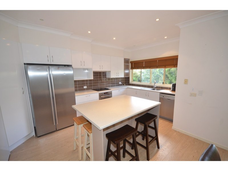 102 Ridgway Rd, Avoca Beach NSW 2251