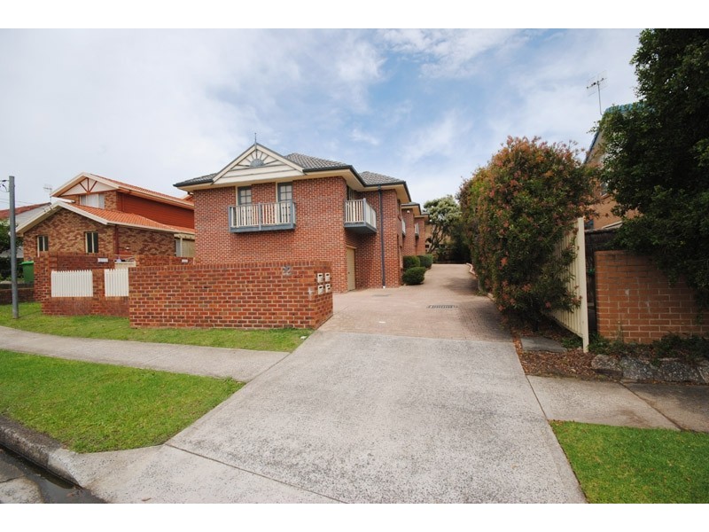 2/22 Ena Street, Terrigal NSW 2260